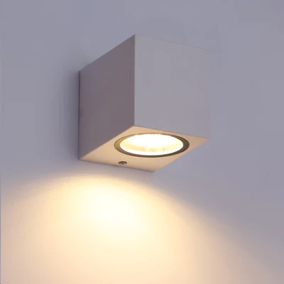 OUTDOOR WALL LAMP PLASTIC