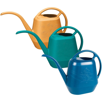 WATERING CAN 56OZ POLY M/D